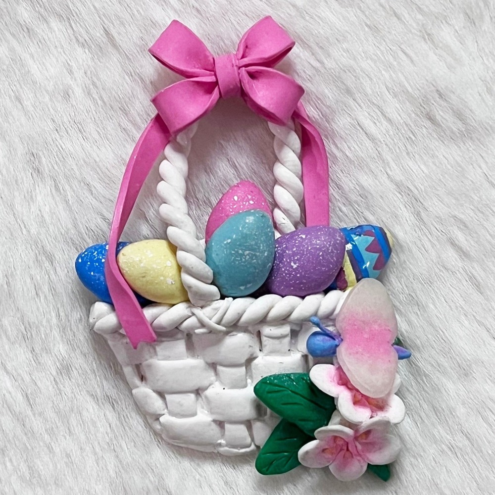 🔮 5/$25 Vintage Easter Egg Basket Pin